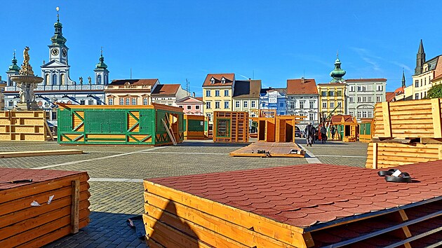 Na n�m�st� P�emysla Otakara II. u� stav� adventn� m�ste�ko.