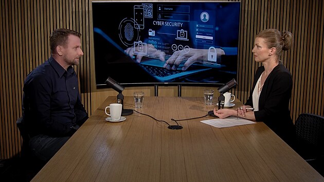 Co d�lat, kdy� v�m vol� fale�n� bank��? V Rozst�elu rad� bezpe�nostn� expert