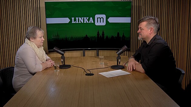 Praha jako �iv� u�ebnice p��rody. Od tajn�ch zahrad po letadla hub�c� �k�dce nad ��rkou