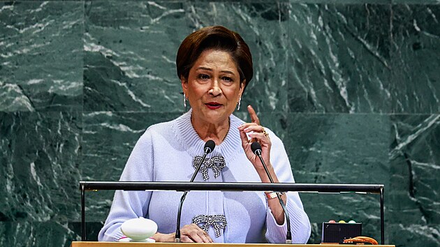 Kamla Persadov�-Bissessarov�, premi�rka Trinidadu a Tobaga, hovo�� b�hem obecn� rozpravy 80. zased�n� Valn�ho shrom�d�n� OSN v New Yorku. (26. z��� 2025)