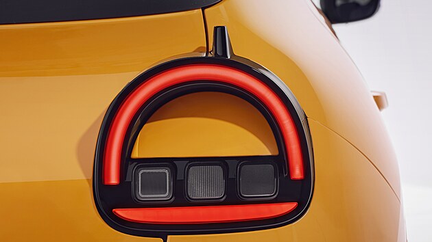 Podobn� jsou lad�n� i koncov� sv�tla.