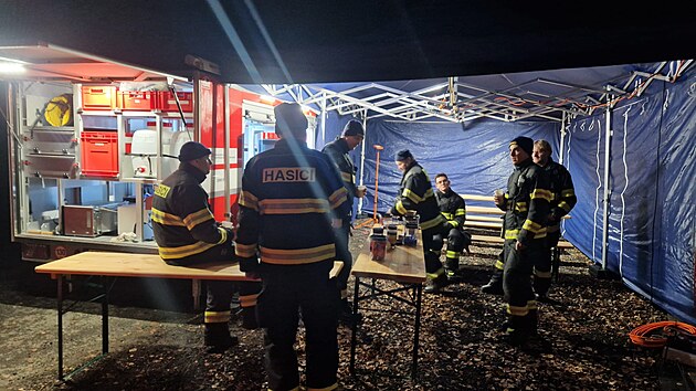 Hasii si u ve stedu nachystali ve potebné k likvidaci drbee nakaené...