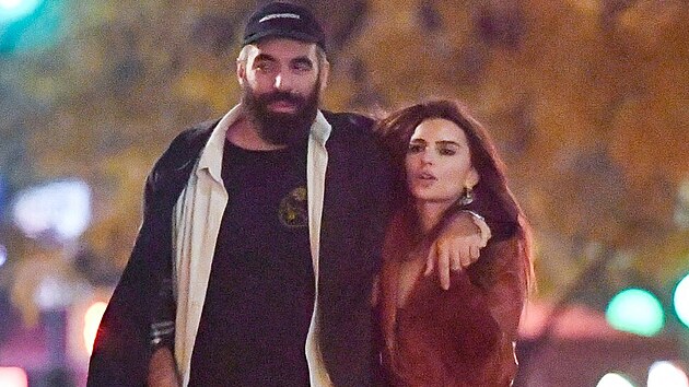 Emily Ratajkowski a Romain Gavras (listopad 2025)