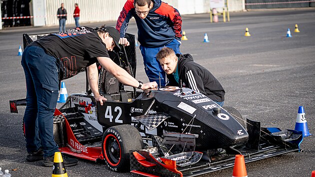 Autonomn formule eForce, dlo VUT, byla hlavnm lkadlem konference v Chebu.