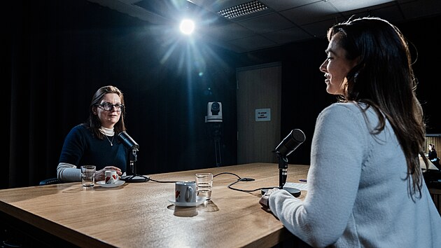 Hostem podcastu NA KAFI je psycholo�ka a �editelka Centra Cesta z krize Jarmila Kub��kov�