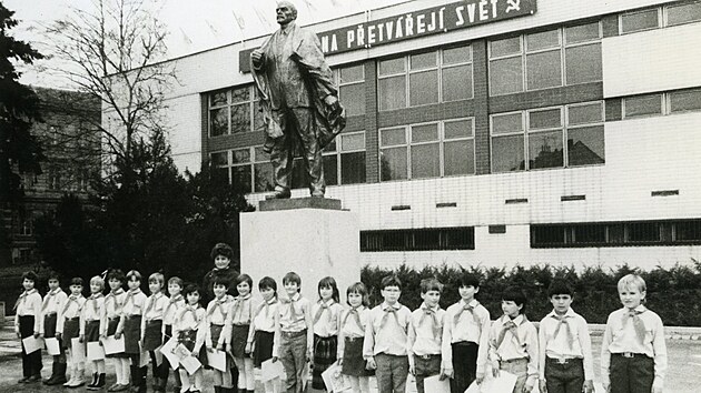 Poslední sochu V. I. Lenina v eskoslovensku odhalili na podzim 1987 v eské...