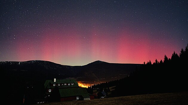 Unik�tn� pol�rn� z��e byla k vid�n� i v �esk� republice. (12. listopadu 2025)