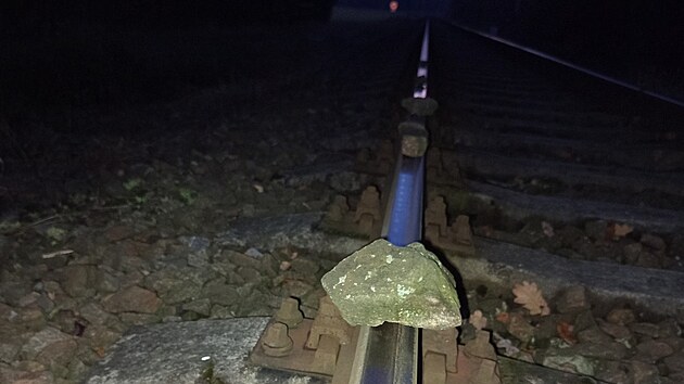 Kameny na kolej�ch u Vamberku (4. listopadu 2025)