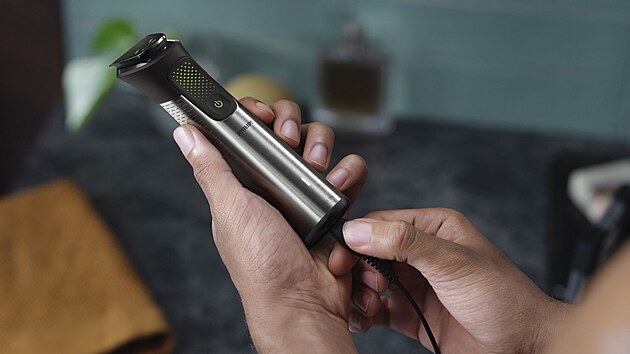 V�konn� Li-ion baterie poskytuje a� dv� hodiny provozu bez kabelu, a pokud by...