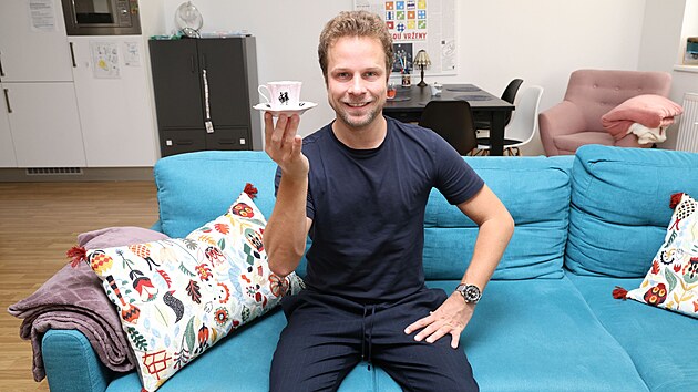 �Takov� moje men�� �chylka je r��ov� porcel�n, p�ece jenom jsem z Karlovarsk�ho kraje, kde to na m� dost p�sobilo,� vysv�tlil Onder.