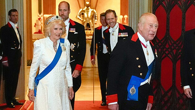 Kr�lovna Camilla, princ William a kr�l Karel III. na recepci pro diplomaty na hrad� Windsor (18. listopadu 2025)