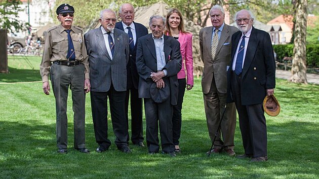 Nejvy��� belgick� vyznamen�n� p�edal ve �tvrtek velvyslanec J. E. J�rgen van Meirvenne vyu�uj�c� ze Z�pado�esk� univerzity v Plzni Pavle Kocourkov� za dlouholet� zviditel�ov�n� belgick�ch osvoboditel� z�padn�ch �ech. (13. 11. 2025)