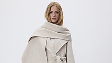 Trendem sezóny jsou kabáty se zajímavými detaily, které se ov�em stále nesou v...