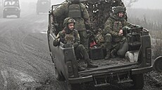 Rutí vojáci pijídjí do Pokrovsku. (29. íjna 2025)