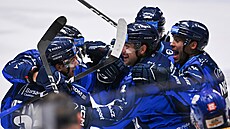 Hrá�i Vítkovic se radují z gólu proti Bud�jovicím.