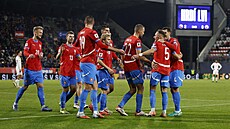 etí fotbalisté oslavují branku Vladimíra Coufala.