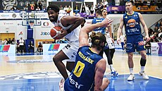 L.J. Bryan z D��ína zboural ústeckého  Adama Pechá�ka.