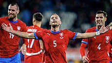 Vladimír Coufal si u�ívá gól proti Gibraltaru.