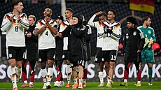 N�me�tí fotbalisté po drtivé výh�e nad Slovenskem.