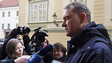Radim Fiala (SPD) hovo�í s noviná�i p�ed dal�ím kolem koali�ních jednání mezi...