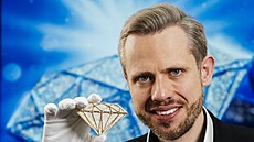 Vladimír Kondratnko, generální editel Arete Diamond, s trofejí ve tvaru...