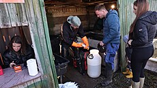 Rybá�i o víkendu vylovili Bezru�, nejv�t�í chovný rybník na severu Moravy a...