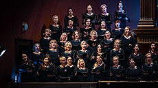 Dámská �ást Pra�ského filharmonického sboru b�hem provedení Mahlerovy Symfonie...