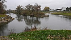 Stavba je souástí ucelených stavebních úprav s cílem maximáln omezit kody na...