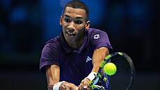 Kana�an Auger-Aliassime b�hem zápolení s Italem Sinnerem na Turnaji mistr�.