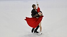 Kate�ina a Daniel Mrázkovi ve volném tanci na Americké brusli