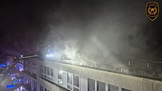 Hasi�i Zlínského kraje v pond�lí ve�er lokalizovali po�ár st�echy budovy...