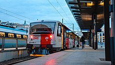 T�ívozová Regionova v nát�ru PID na pra�ském hlavním nádra�í