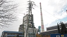 Elektrárna M�lník funguje p�edev�ím jako teplárna. Zásobuje teplem levý b�eh...