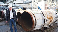 Elektrárna M�lník funguje p�edev�ím jako teplárna. Zásobuje teplem levý b�eh...