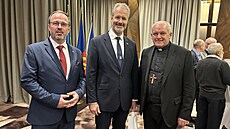 Olomoucký arcibiskup Josef Nuzík (vpravo) nav�tívil tajn� Ukrajinu. V rámci...