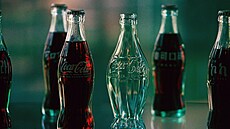 P�ed 110 lety do�lo k patentu na láhev Coca-Coly jak ji známe dnes.