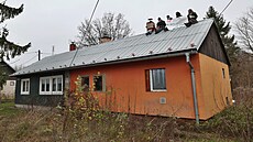 P�íznivci ostravské lokality Bed�i�ka obsadili jeden z dom� ur�ený k demolici....