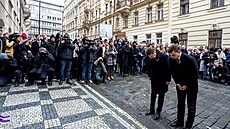 Pietní shromá�d�ní p�ed Hlávkovou kolejí k p�ipomenutí Dne boje za svobodu a...