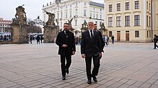 Prezident Petr Pavel p�ichází ke katedrále sv. Víta na Pra�ském hrad�. (15....