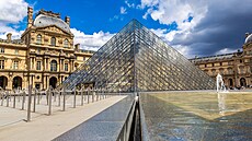 Usmívala se. Nebo ne? Dost moná potuteln ano. Mona Lisa k tomu mla letos 19....