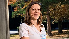 Bez pomoci si neuva�í ani �aj, nenajedí se, nenapijí, nevy�istí si zuby a p�i...