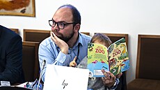 Úvodní sch�ze sn�movních výbor� - zdravotnický výbor. Na snímku Václav Pláteník...