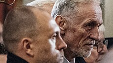 Rozlou�it se p�i�el také Mirek Topolánek. (15. listopadu 2025)
