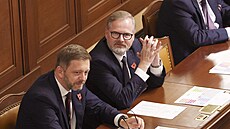 Jednání Poslanecké sn�movny. Na snímku zleva Vít Raku�an (Starostové) a Petr...