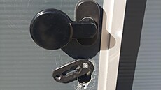 Policie dopadla otce a syna, kte�í podle vy�et�ovatel� stáli za sérií desítek...