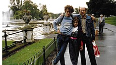 Martin Klíma s otcem a sestrou v Londýn� v roce 1988.