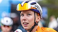 Lorena Wiebesová na startu gravelového sv�tového �ampionátu.