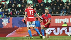 David Doudra pomáhá na nohy Tomái Soukovi.