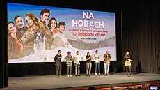 Film Na horách uvedla v Tanvaldu delegace.