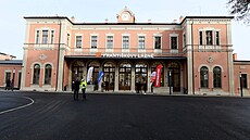 Nádraí ve Frantikových Lázních záí novotou.